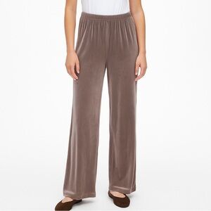 Chico's Wide-Leg Travelers Pants in Taupe